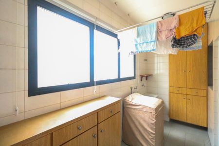 Apartamento à venda com 117m², 3 quartos e 1 vagaÁrea de Serviço