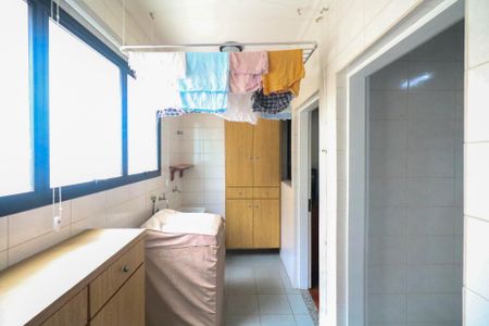 Apartamento à venda com 117m², 3 quartos e 1 vagaÁrea de Serviço