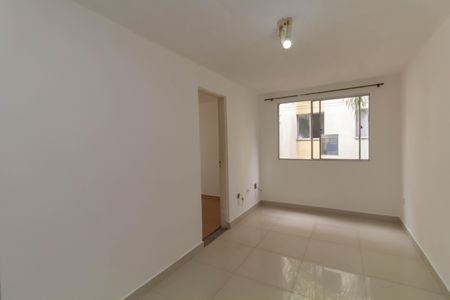 Sala de apartamento para alugar com 2 quartos, 45m² em Cidade Líder, São Paulo