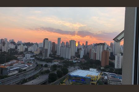 Apartamento à venda com 168m², 3 quartos e 3 vagas Apartamento à venda com 168m², 3 quartos e 3 vagasVista