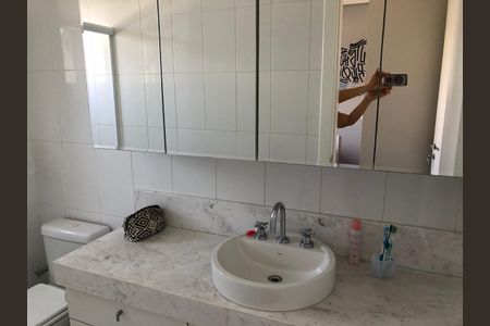 Apartamento à venda com 168m², 3 quartos e 3 vagas Apartamento à venda com 168m², 3 quartos e 3 vagasBanheiro