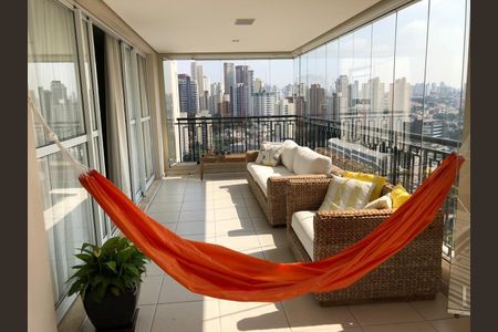 Apartamento à venda com 168m², 3 quartos e 3 vagas Apartamento à venda com 168m², 3 quartos e 3 vagasVaranda