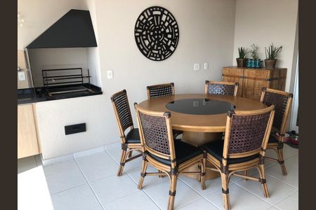 Apartamento à venda com 168m², 3 quartos e 3 vagas Apartamento à venda com 168m², 3 quartos e 3 vagasVaranda