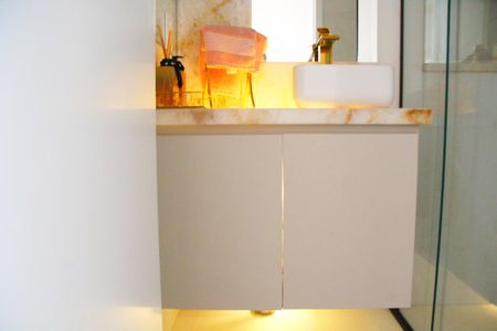 Apartamento à venda com 69m², 2 quartos e 2 vagasBanheiro Social