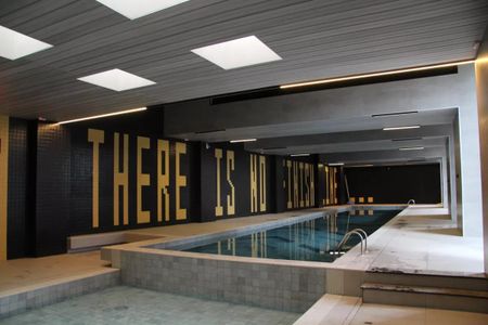 Apartamento à venda com 69m², 2 quartos e 2 vagas Apartamento à venda com 69m², 2 quartos e 2 vagasÁrea comum - Piscina Coberta