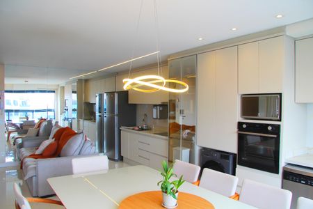 Apartamento à venda com 69m², 2 quartos e 2 vagasSala/Cozinha