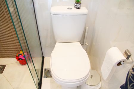 Apartamento à venda com 69m², 2 quartos e 2 vagasBanheiro da Suíte