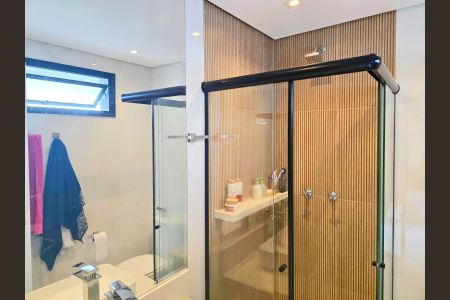 Apartamento à venda com 69m², 2 quartos e 2 vagas Apartamento à venda com 69m², 2 quartos e 2 vagasBanheiro da Suíte