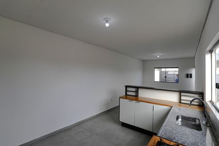 Casa para alugar com 102m², 3 quartos e 2 vagasCozinha
