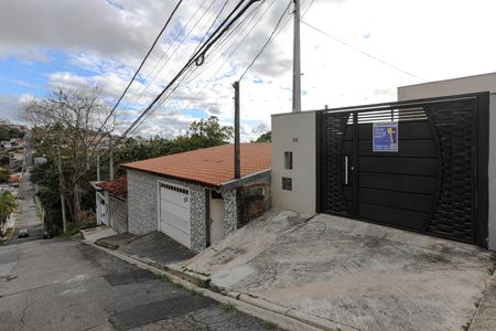 Casa para alugar com 102m², 3 quartos e 2 vagasFachada