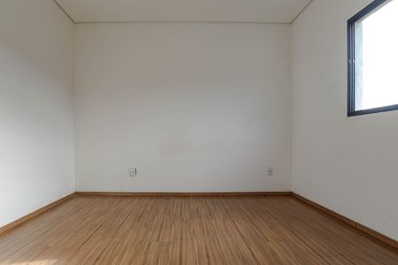 Casa para alugar com 102m², 3 quartos e 2 vagasSuíte