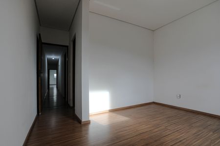 Casa para alugar com 102m², 3 quartos e 2 vagasSuíte