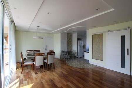 Apartamento à venda com 130m², 3 quartos e 2 vagasSala