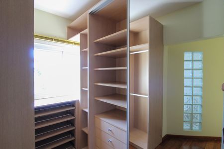 Apartamento à venda com 130m², 3 quartos e 2 vagasCloset da Suíte 2