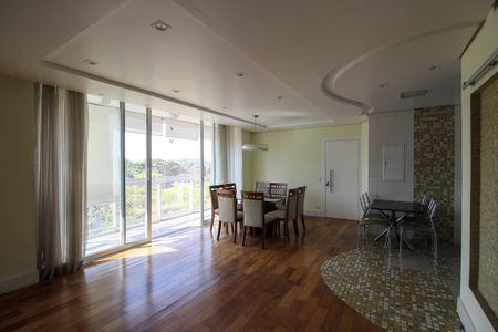Apartamento à venda com 130m², 3 quartos e 2 vagasSala