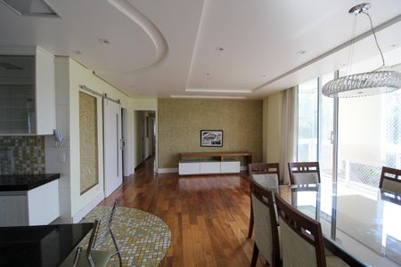 Apartamento à venda com 130m², 3 quartos e 2 vagasSala