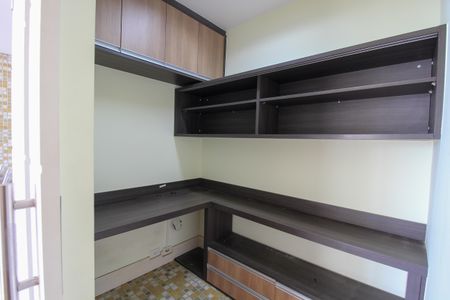 Apartamento à venda com 130m², 3 quartos e 2 vagasEscritório