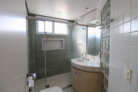 Apartamento à venda com 130m², 3 quartos e 2 vagasBanheiro da Suíte 2