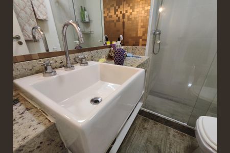 Apartamento à venda com 82m², 3 quartos e 2 vagasBanheiro Social