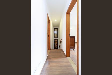 Casa para alugar com 270m², 5 quartos e 5 vagas Casa para alugar com 270m², 5 quartos e 5 vagasCorredor