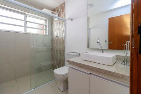 Casa para alugar com 270m², 5 quartos e 5 vagas Casa para alugar com 270m², 5 quartos e 5 vagasBanheiro da Suíte