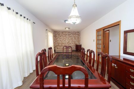 Casa para alugar com 270m², 5 quartos e 5 vagas Casa para alugar com 270m², 5 quartos e 5 vagasSala