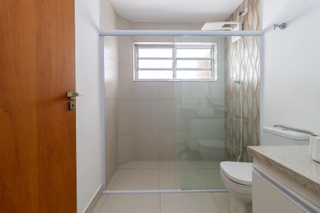 Casa para alugar com 270m², 5 quartos e 5 vagas Casa para alugar com 270m², 5 quartos e 5 vagasBanheiro da Suíte