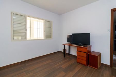 Casa para alugar com 270m², 5 quartos e 5 vagas Casa para alugar com 270m², 5 quartos e 5 vagasQuarto 1