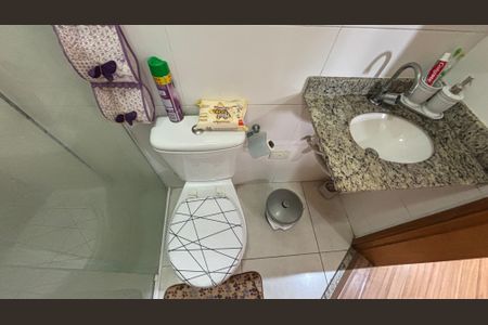 Apartamento à venda com 55m², 2 quartos e 1 vaga Apartamento à venda com 55m², 2 quartos e 1 vagaBanheiro