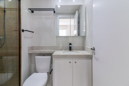 Banheiro de apartamento para alugar com 1 quarto, 27m² em Vila Butantã, São Paulo