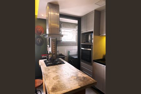 Cozinha de apartamento à venda com 1 quarto, 42m² em Vila Nova Conceição, São Paulo