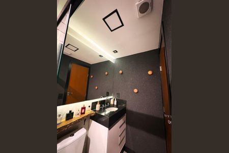 Banheiro de apartamento à venda com 1 quarto, 42m² em Vila Nova Conceição, São Paulo