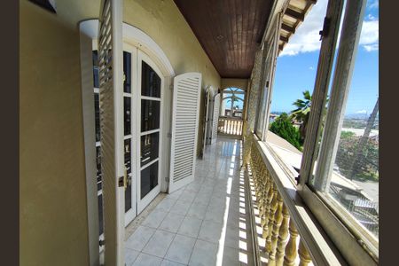 Casa de condomínio para alugar com 468m², 3 quartos e 2 vagas