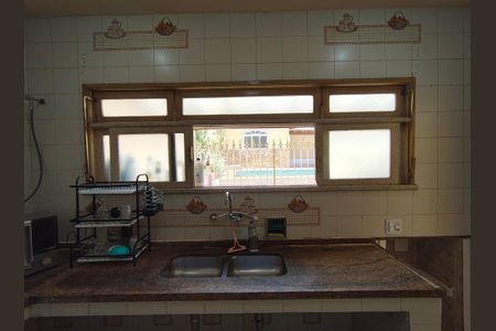 Casa de condomínio para alugar com 468m², 3 quartos e 2 vagas