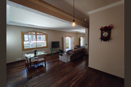 Casa de condomínio para alugar com 468m², 3 quartos e 2 vagas