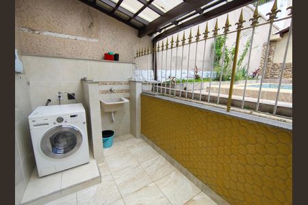 Casa de condomínio para alugar com 468m², 3 quartos e 2 vagas