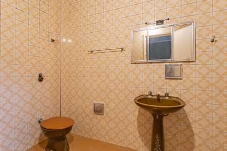 Casa à venda com 121m², 3 quartos e 1 vagaBanheiro