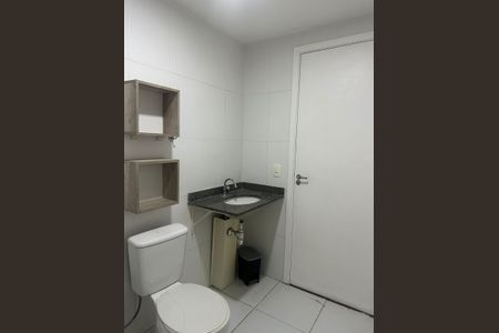 Banheiro de apartamento à venda com 1 quarto, 31m² em Jardim Santa Teresinha, São Paulo