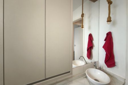 Apartamento à venda com 50m², 2 quartos e 1 vaga Apartamento à venda com 50m², 2 quartos e 1 vagaBanheiro Social