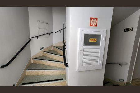 Apartamento para alugar com 67m², 1 quarto e 1 vagaEscada