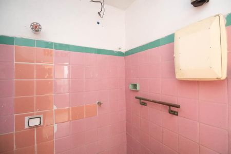 Casa à venda com 81m², 3 quartos e sem vagaBanheiro 