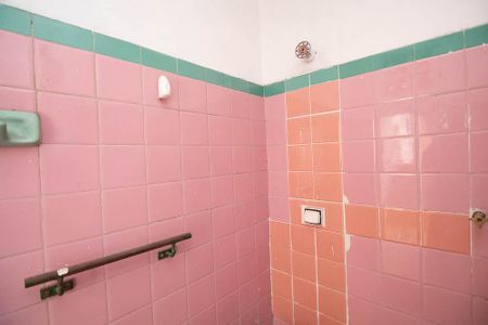 Casa à venda com 81m², 3 quartos e sem vagaBanheiro 