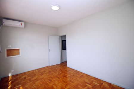 Apartamento à venda com 250m², 3 quartos e 2 vagasQuarto 2