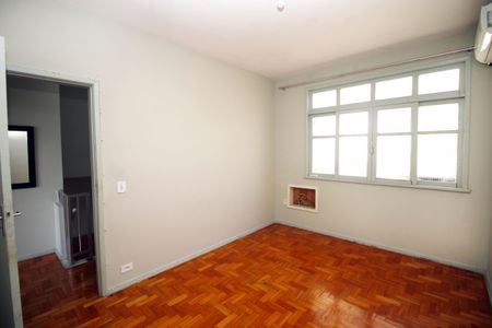 Apartamento à venda com 250m², 3 quartos e 2 vagasQuarto 3