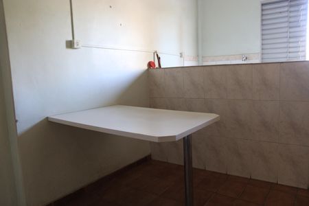 Apartamento para alugar com 100m², 2 quartos e sem vagaCozinha e Área de Serviço