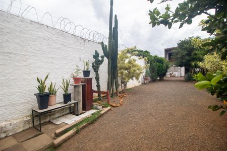 Casa para alugar com 450m², 6 quartos e 5 vagasQuintal/garagem