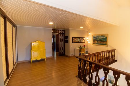 Casa de condomínio à venda com 400m², 4 quartos e 4 vagas Casa de condomínio à venda com 400m², 4 quartos e 4 vagasHall