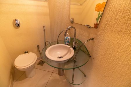 Casa de condomínio à venda com 400m², 4 quartos e 4 vagas Casa de condomínio à venda com 400m², 4 quartos e 4 vagasLavabo