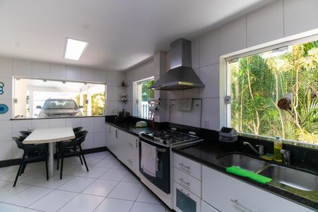 Casa de condomínio à venda com 400m², 4 quartos e 4 vagas Casa de condomínio à venda com 400m², 4 quartos e 4 vagasCozinha