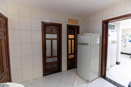 Casa de condomínio à venda com 400m², 4 quartos e 4 vagas Casa de condomínio à venda com 400m², 4 quartos e 4 vagasÁrea de Serviço